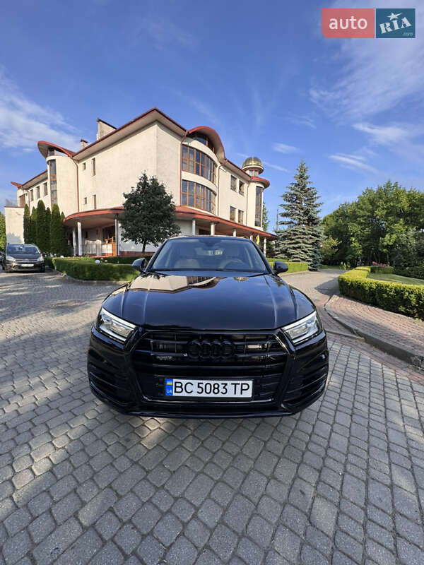 Внедорожник / Кроссовер Audi Q5 2017 в 