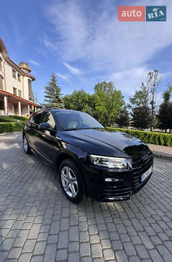 Внедорожник / Кроссовер Audi Q5 2017 в 