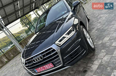 Внедорожник / Кроссовер Audi Q5 2018 в 