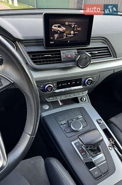 Внедорожник / Кроссовер Audi Q5 2017 в 