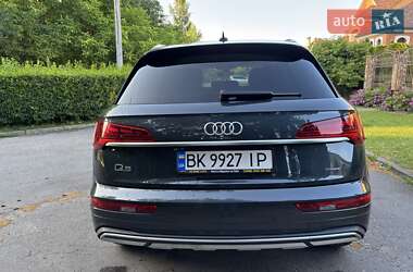 Внедорожник / Кроссовер Audi Q5 2021 в 