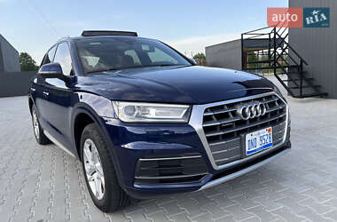 Внедорожник / Кроссовер Audi Q5 2018 в 