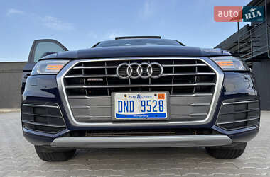Внедорожник / Кроссовер Audi Q5 2018 в 