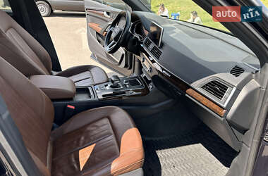 Внедорожник / Кроссовер Audi Q5 2018 в 