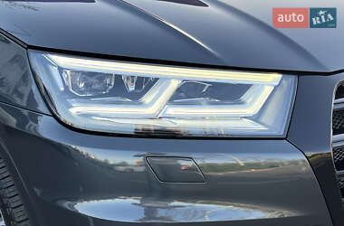 Внедорожник / Кроссовер Audi Q5 2018 в 