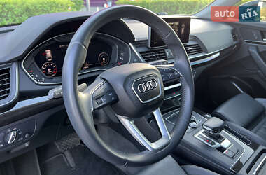 Внедорожник / Кроссовер Audi Q5 2018 в 