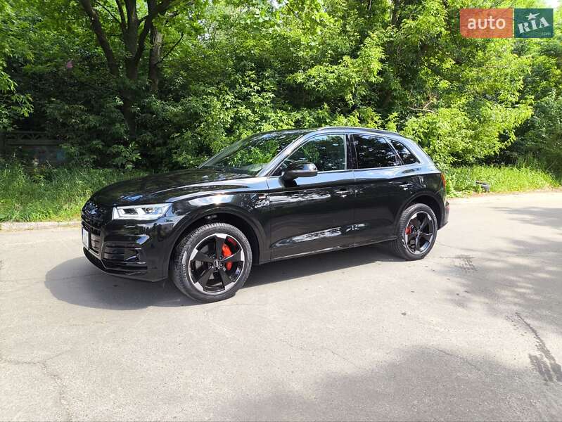 Внедорожник / Кроссовер Audi Q5 2019 в Киеве