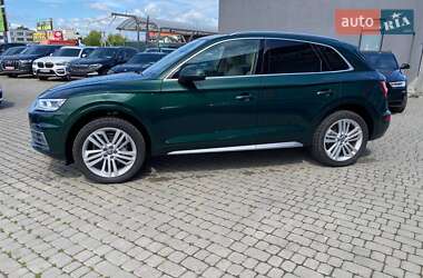 Внедорожник / Кроссовер Audi Q5 2018 в 
