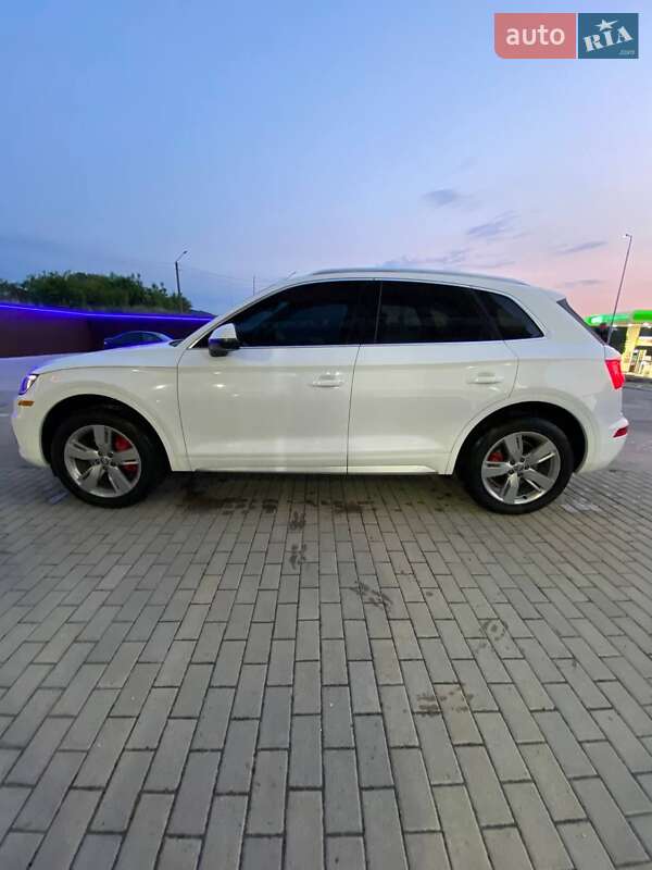 Внедорожник / Кроссовер Audi Q5 2017 в Стрые