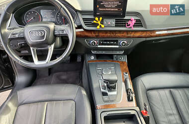 Внедорожник / Кроссовер Audi Q5 2018 в 
