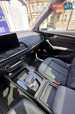Внедорожник / Кроссовер Audi Q5 2022 в 