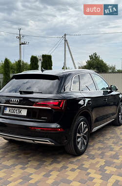 Внедорожник / Кроссовер Audi Q5 2022 в 