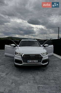 Внедорожник / Кроссовер Audi Q5 2018 в 
