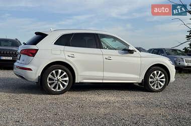 Внедорожник / Кроссовер Audi Q5 2018 в 