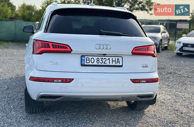 Внедорожник / Кроссовер Audi Q5 2018 в 