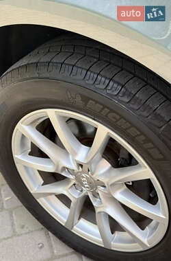 Внедорожник / Кроссовер Audi Q5 2011 в 