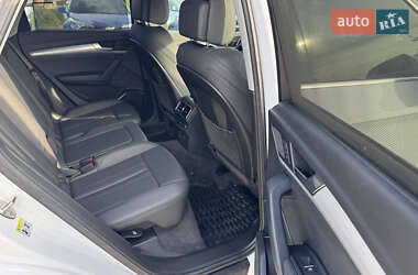 Внедорожник / Кроссовер Audi Q5 2018 в 