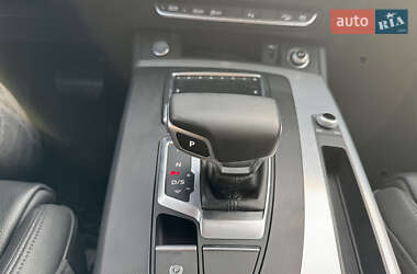 Внедорожник / Кроссовер Audi Q5 2018 в 
