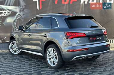 Внедорожник / Кроссовер Audi Q5 2018 в 