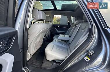 Внедорожник / Кроссовер Audi Q5 2018 в 