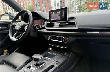 Внедорожник / Кроссовер Audi Q5 2017 в 