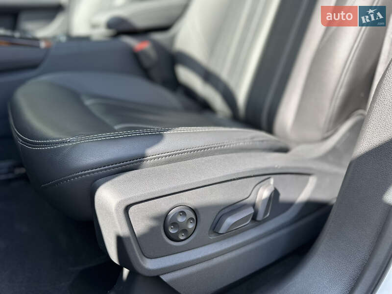 Внедорожник / Кроссовер Audi Q5 2021 в Киеве