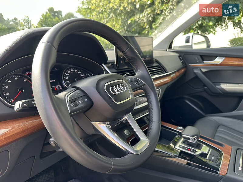 Внедорожник / Кроссовер Audi Q5 2021 в Киеве