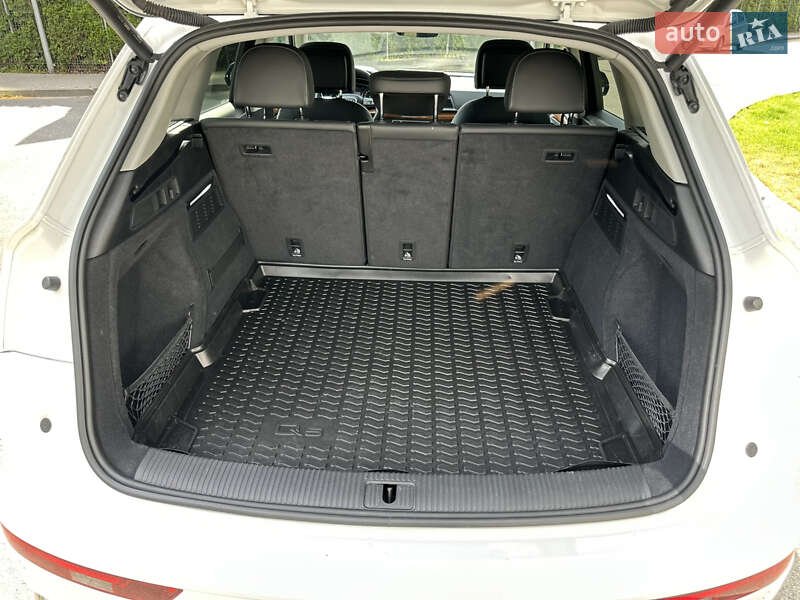 Внедорожник / Кроссовер Audi Q5 2021 в Киеве