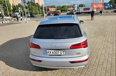 Внедорожник / Кроссовер Audi Q5 2017 в 