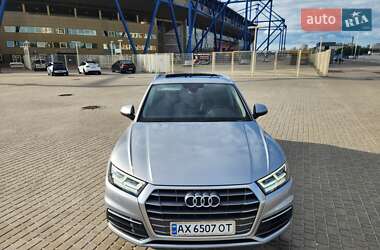 Внедорожник / Кроссовер Audi Q5 2017 в 