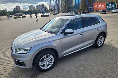 Внедорожник / Кроссовер Audi Q5 2017 в 