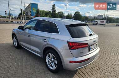 Внедорожник / Кроссовер Audi Q5 2017 в 