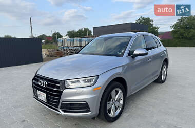 Внедорожник / Кроссовер Audi Q5 2018 в 