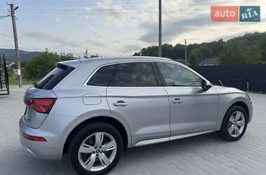 Внедорожник / Кроссовер Audi Q5 2018 в 