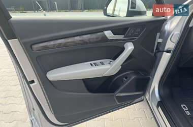 Внедорожник / Кроссовер Audi Q5 2018 в 