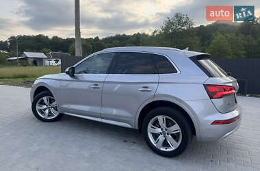 Внедорожник / Кроссовер Audi Q5 2018 в 