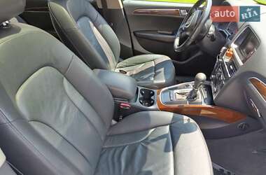 Внедорожник / Кроссовер Audi Q5 2010 в 