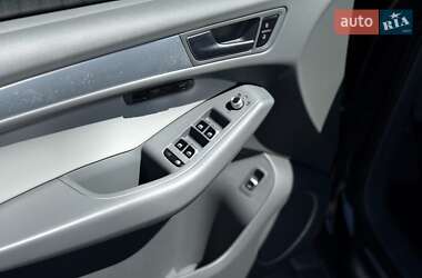 Внедорожник / Кроссовер Audi Q5 2015 в 