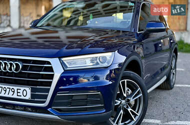 Внедорожник / Кроссовер Audi Q5 2017 в 