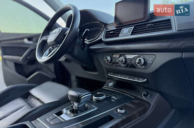 Внедорожник / Кроссовер Audi Q5 2017 в 