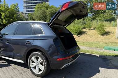 Внедорожник / Кроссовер Audi Q5 2017 в 