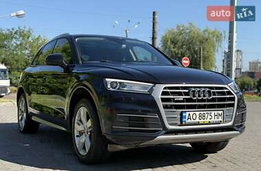 Внедорожник / Кроссовер Audi Q5 2017 в 