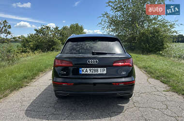 Внедорожник / Кроссовер Audi Q5 2017 в 
