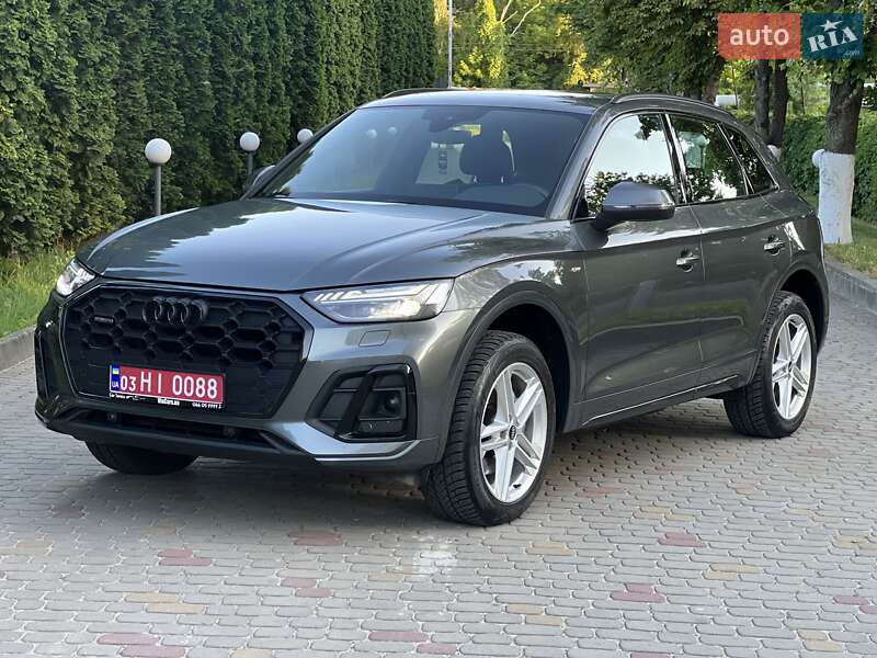 Внедорожник / Кроссовер Audi Q5 2021 в 