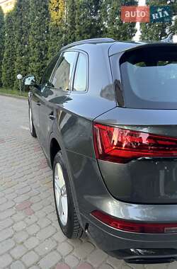 Внедорожник / Кроссовер Audi Q5 2021 в 