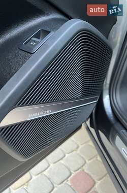Внедорожник / Кроссовер Audi Q5 2021 в 