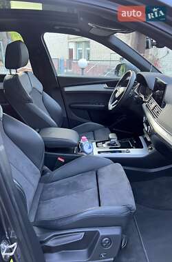 Внедорожник / Кроссовер Audi Q5 2021 в 