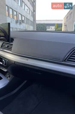 Внедорожник / Кроссовер Audi Q5 2021 в 