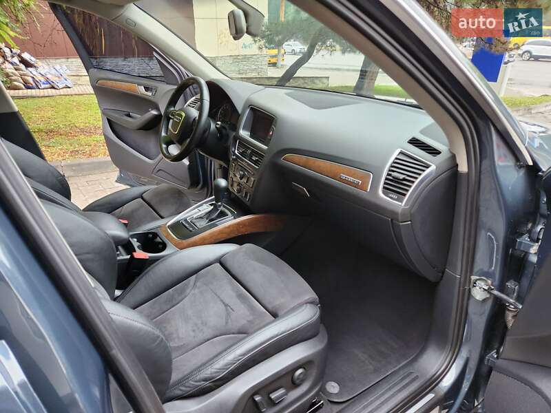 Позашляховик / Кросовер Audi Q5 2010 в Дніпрі