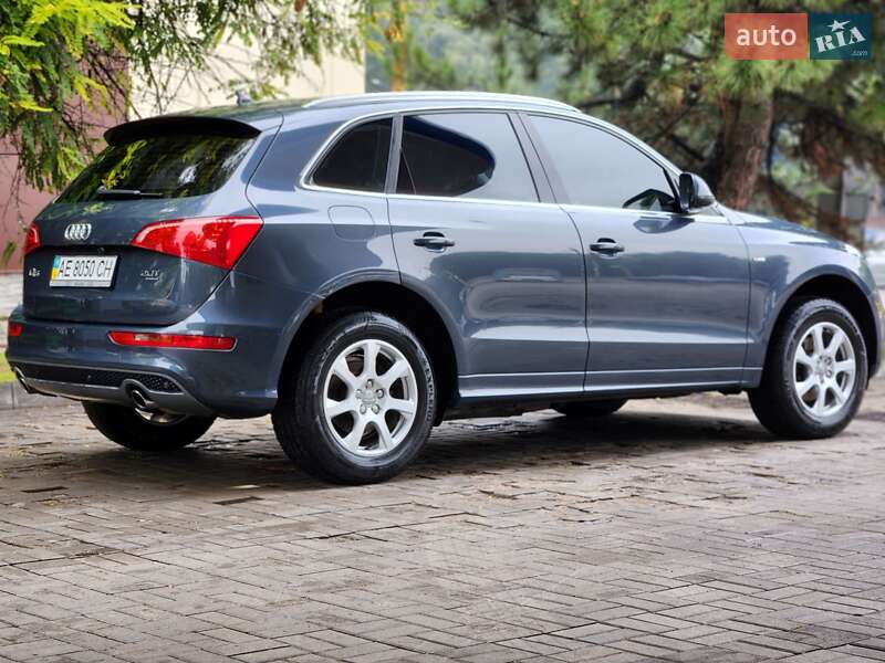 Позашляховик / Кросовер Audi Q5 2010 в Дніпрі